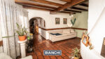 Casa en lote propio con parque, entrada para auto y potencial de reciclar - Imagen 5